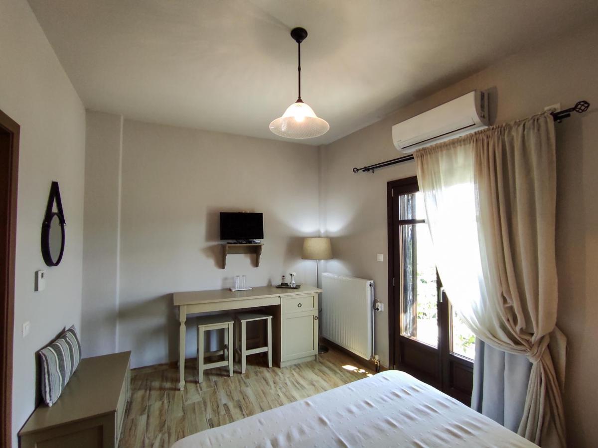 Roptro Bed & Breakfast Doliana Exterior photo
