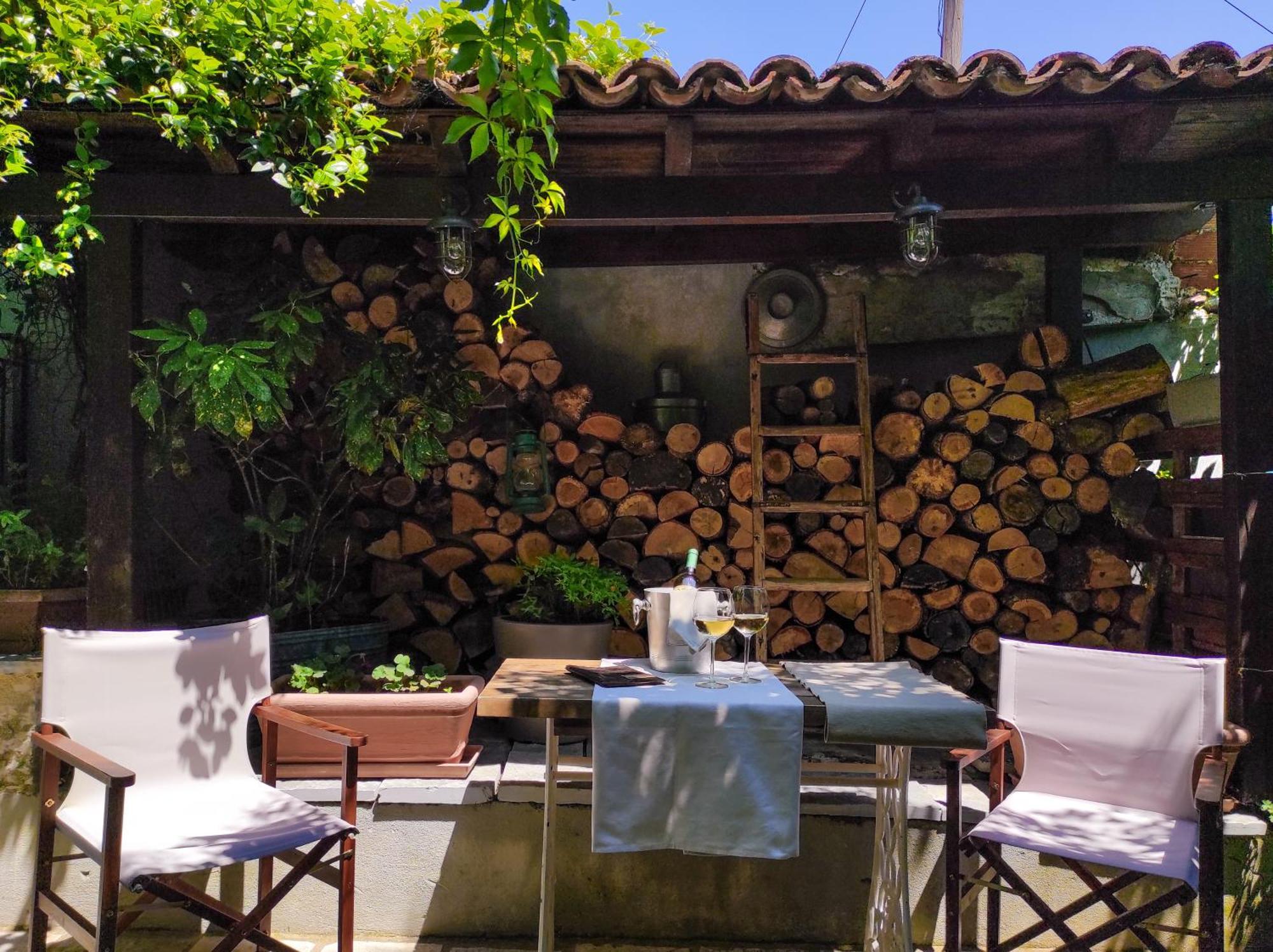 Roptro Bed & Breakfast Doliana Exterior photo