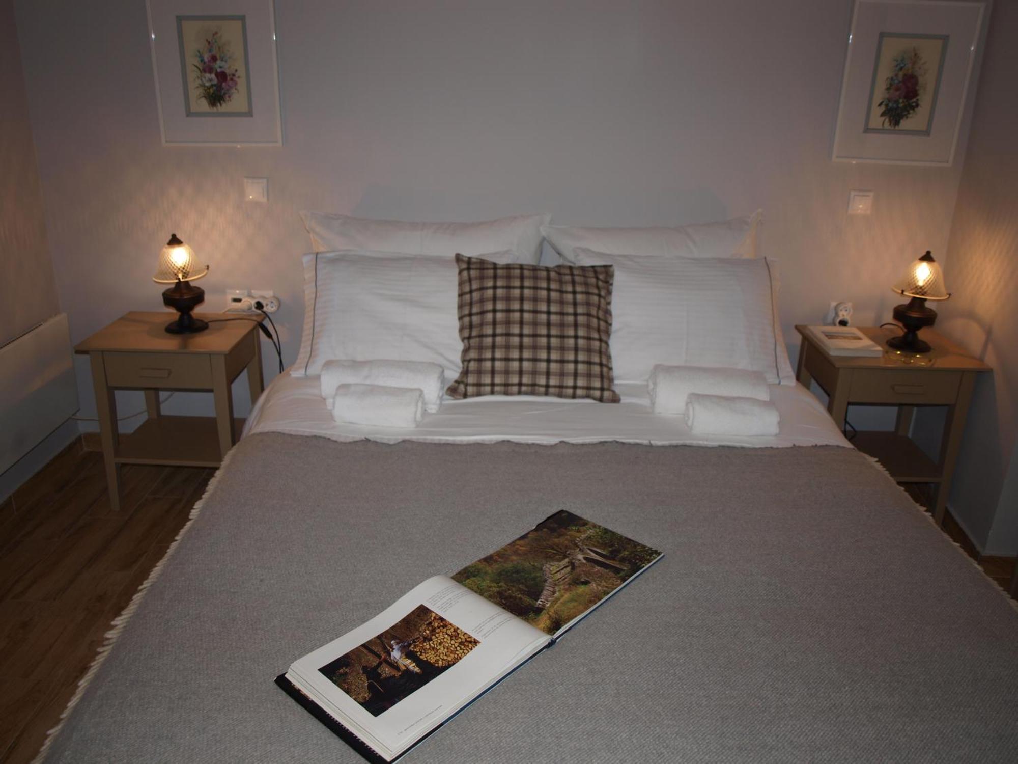 Roptro Bed & Breakfast Doliana Exterior photo