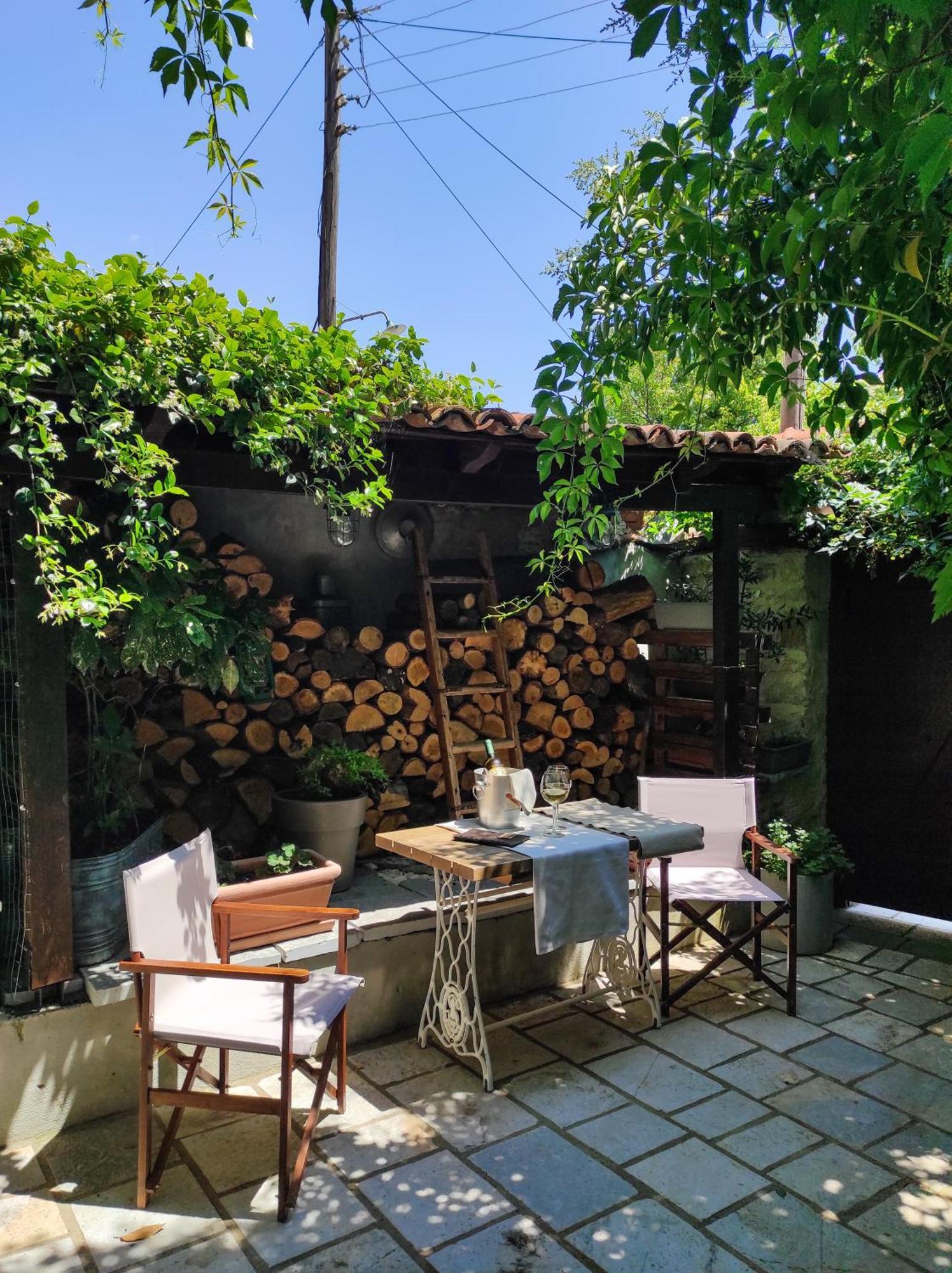 Roptro Bed & Breakfast Doliana Exterior photo