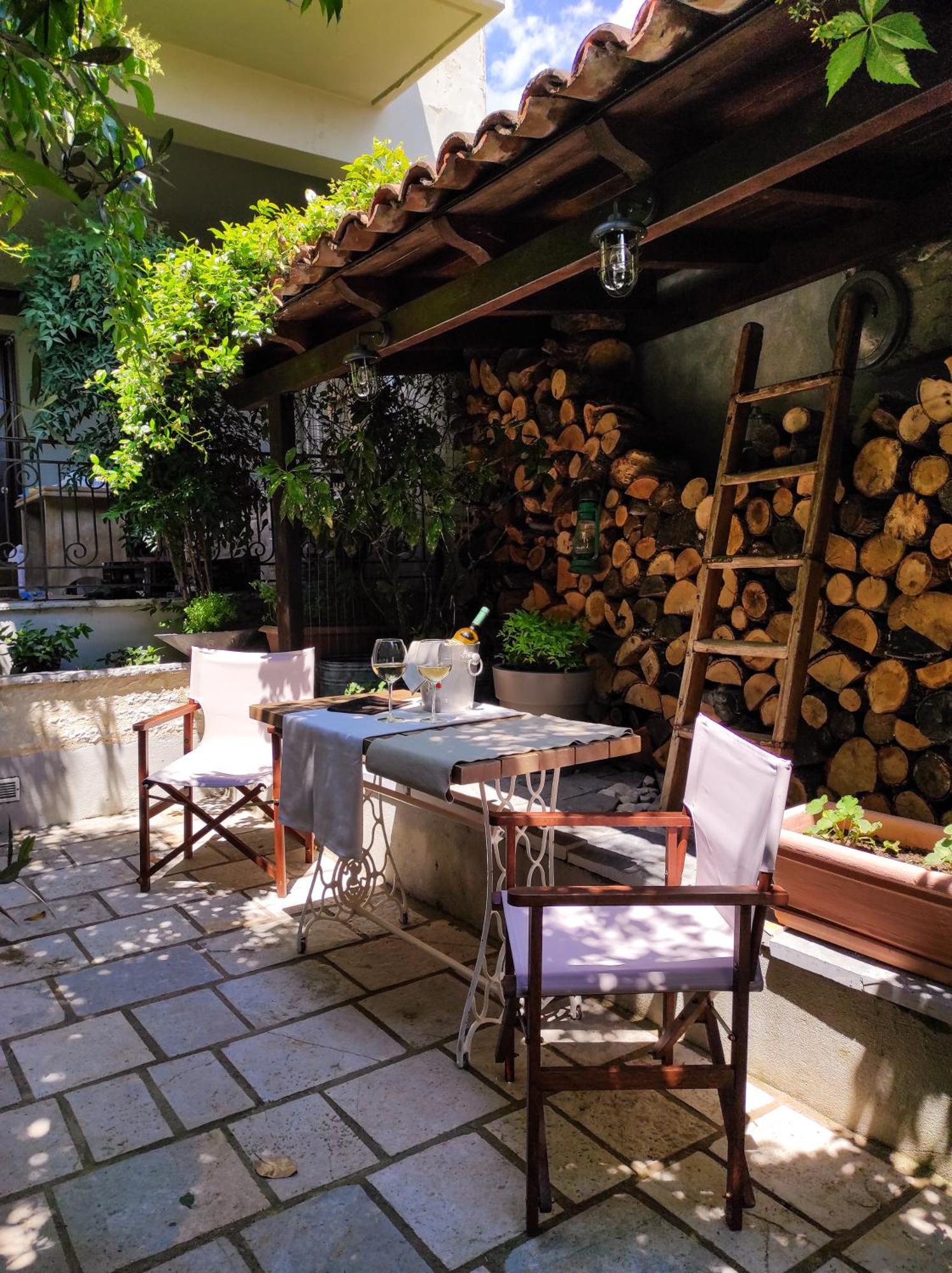 Roptro Bed & Breakfast Doliana Exterior photo
