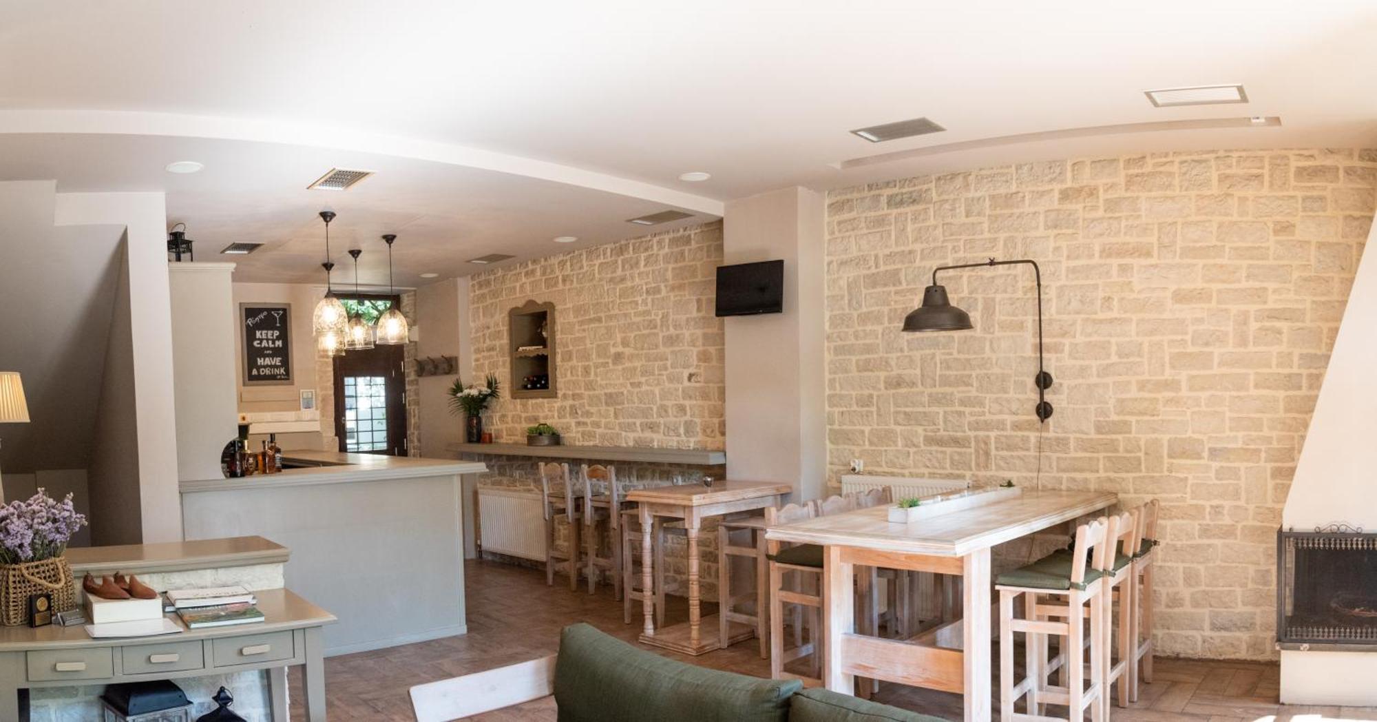 Roptro Bed & Breakfast Doliana Exterior photo