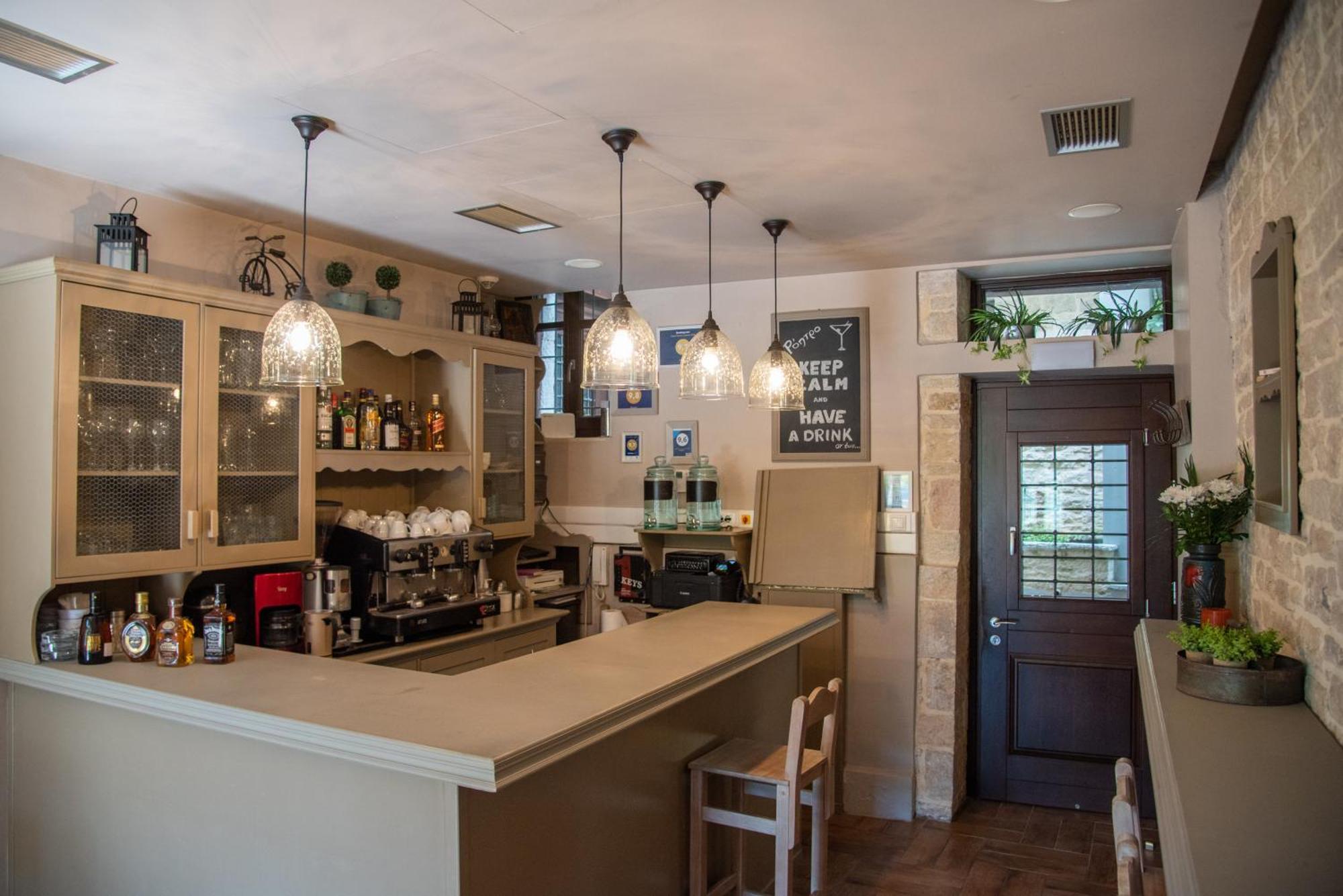 Roptro Bed & Breakfast Doliana Exterior photo