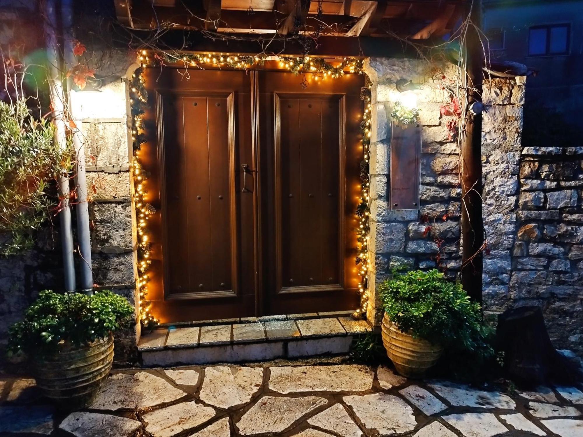 Roptro Bed & Breakfast Doliana Exterior photo